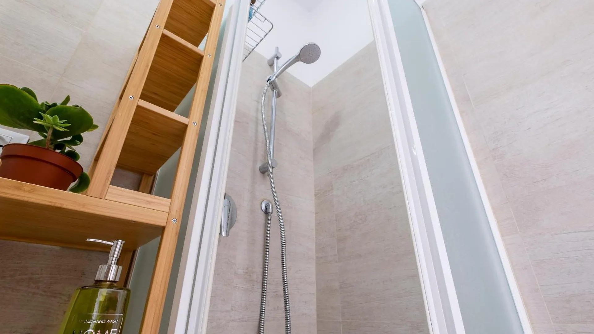 Apartment Ghisello Luxury Guesthouse 3 Bologna Italy